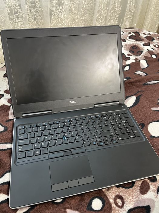 Dell precision 7520 i7 7920hq 16gb radeon pro wx4130