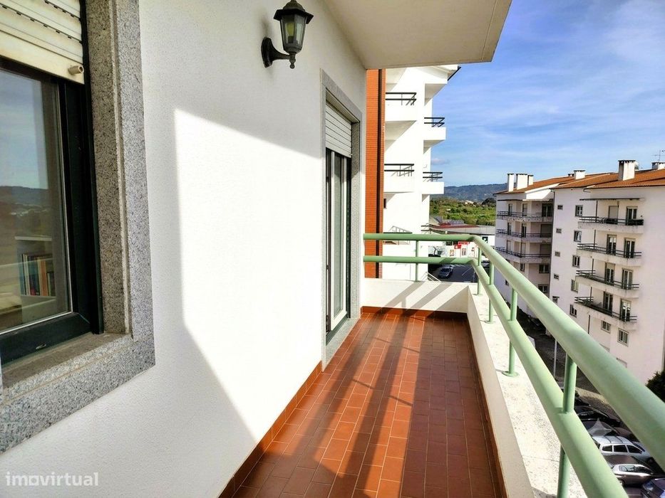 Apartamento T3+1 | Varanda |Terraço | 216m2 | Vista de Montanha | Gara