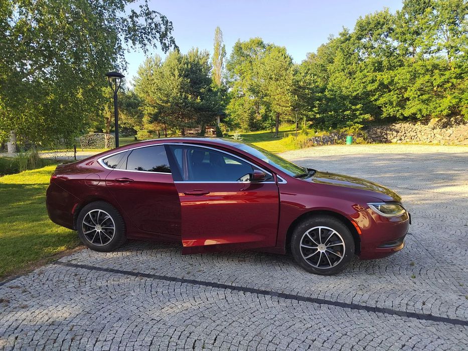 Chrysler 200