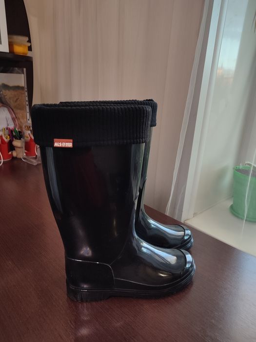 Резиновые сапоги