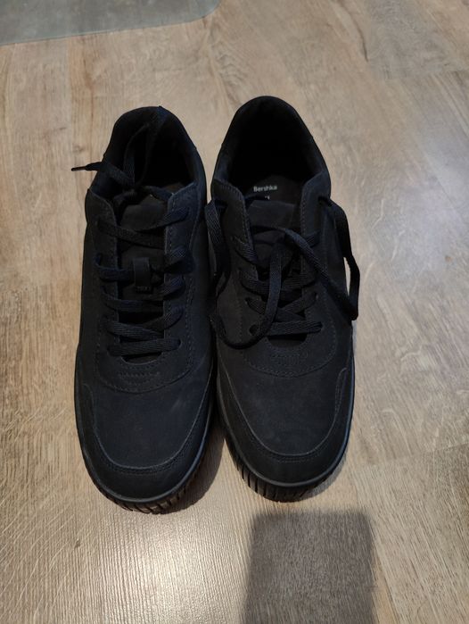 Buty czarne na platformie roz. 41 Bershka