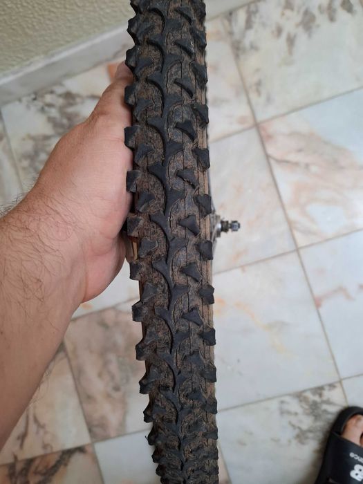 Vendo roda dianteira e traseira de bicicleta de 26 polegadas
