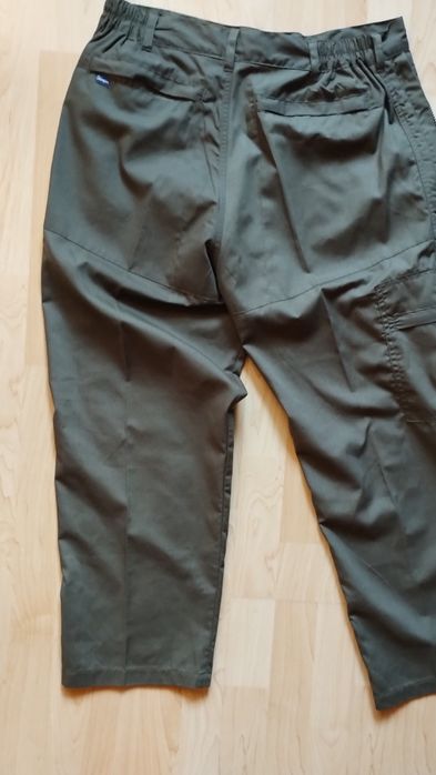 Spodnie trekkingowe Champion Wenlock® z wieloma kieszeniami są metki