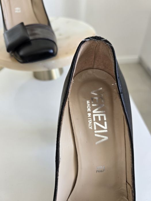 Skórzane buty na obcasie VENEZIA r.38