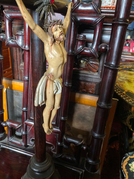 Crucifixo Pau-Santo Cristo Madeira Séc XIX Resplendor Prata 54,5 cm