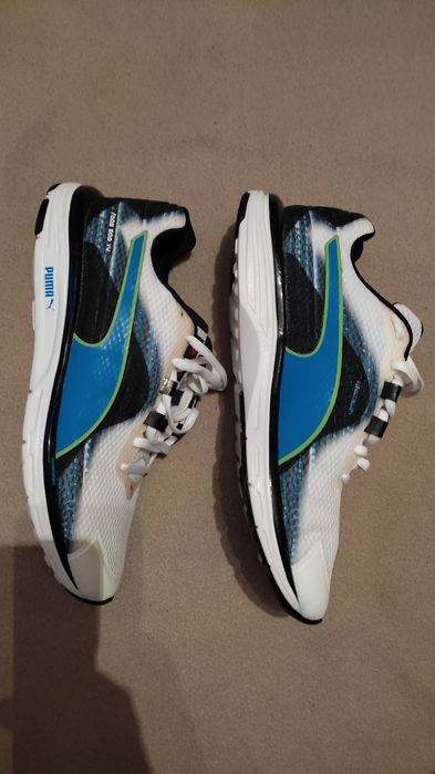 Продам кросівки    .