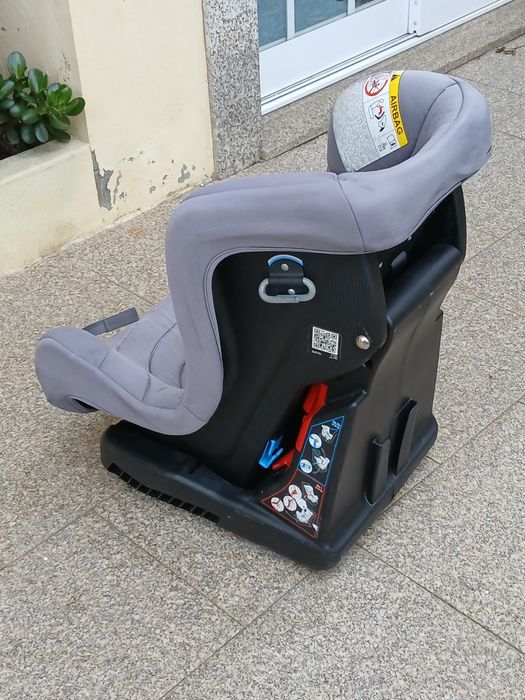 Vendo CADEIRA AUTO de criança da CHICCO como nova.Possibilidade entreg