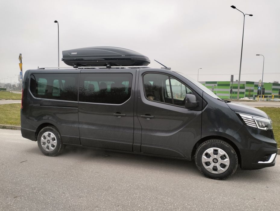 Renault Trafic 2025 - 9 osobowy bus do wynajęcia!