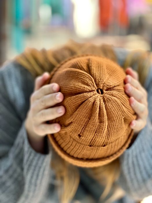 Шерстяная шапка ручной работы