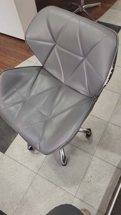 Krzesło kosmetyczne