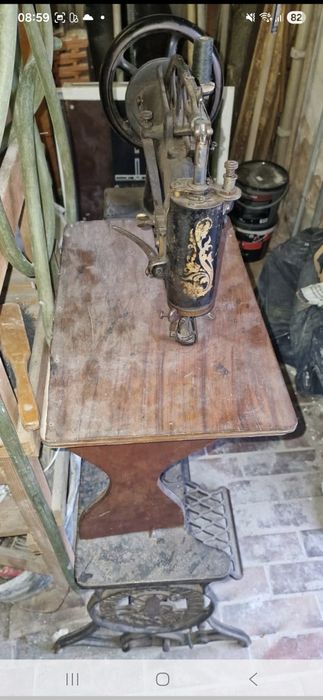 Stara maszyna szewska Singer