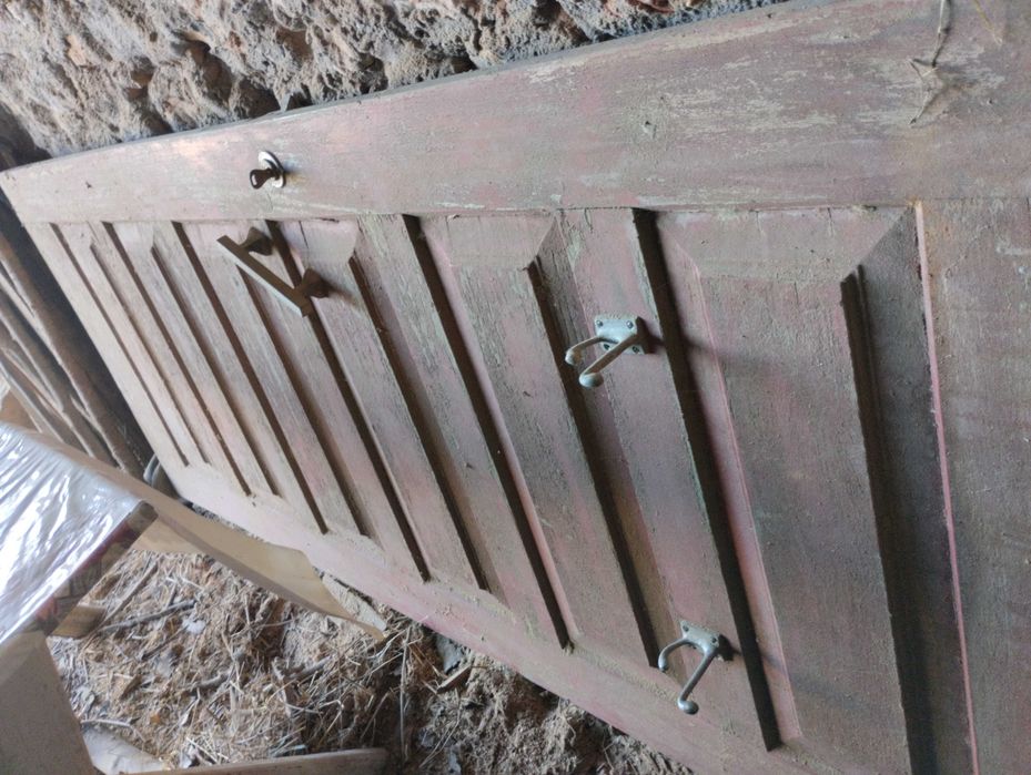 Porta de madeira maciça almofada