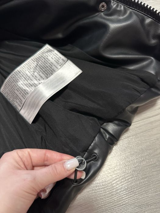 Шкіряна безрукавка від ZARA