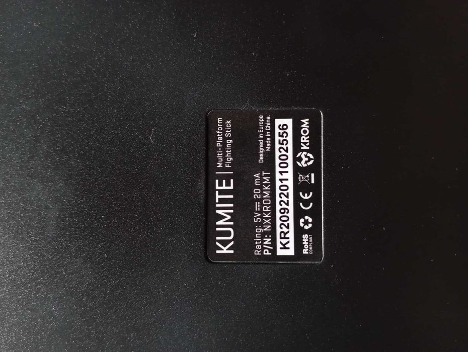 Comando Arcade / Fighting Stick Krom Kumite (Multiplataforma)