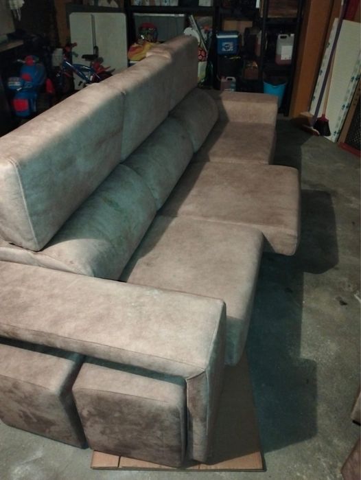 Sofa para venda mais 4 pufes cheeselong  praticamente novo negociavel