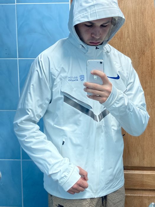 Водонепроникна куртка-вітровка nike