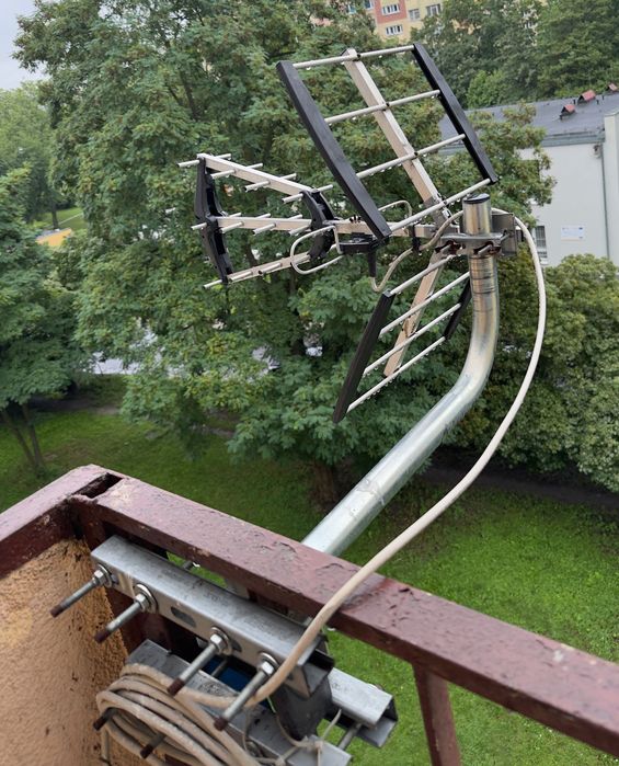 Antena DVB-T kierunkowa Ze wspornikiem