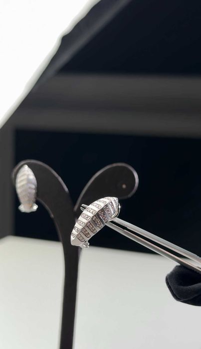 Серьги из белого золота с бриллиантами