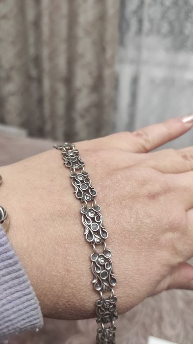 Срібні прикраси в гарному стані