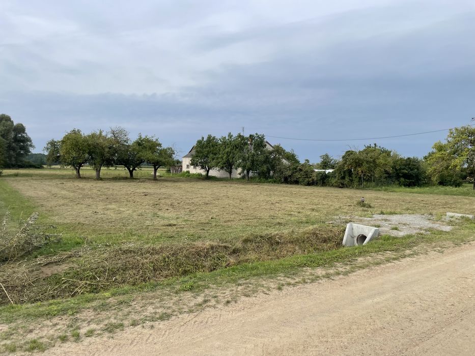 SPRZEDAM działkę z WZ 1500 m2