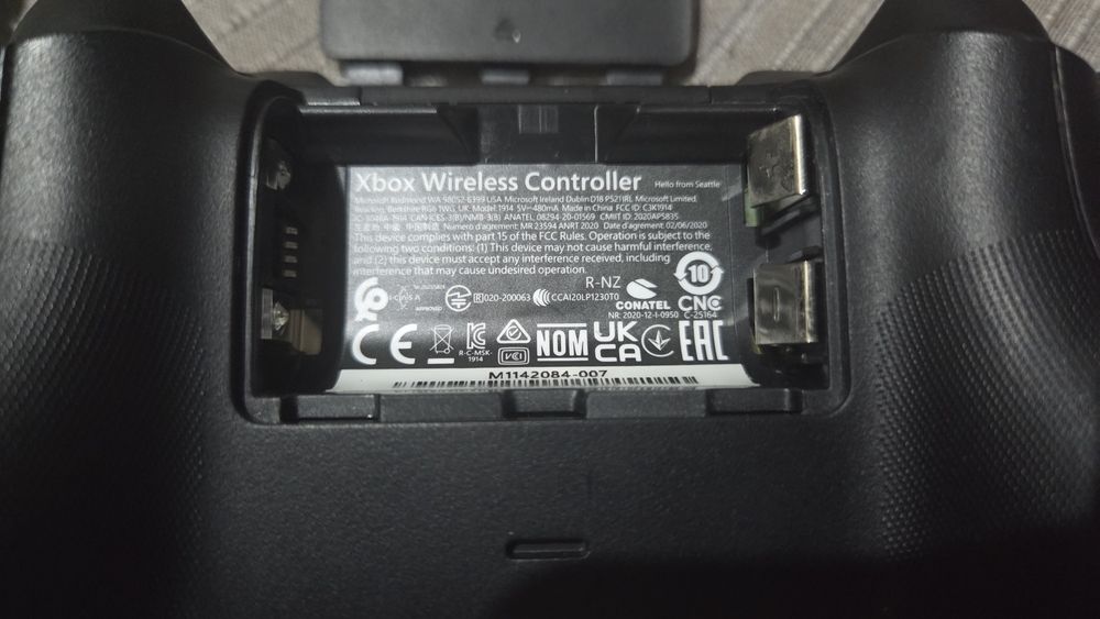 Xbox series X 1TB + disco WD 1TB + 2 comandos