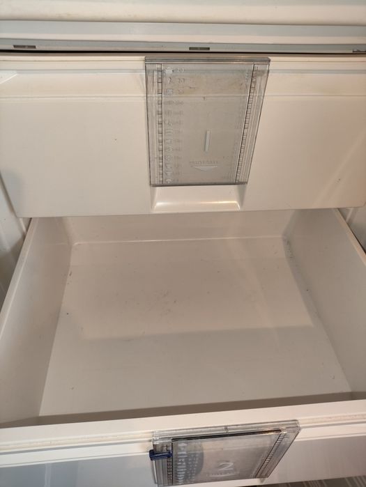 LIEBHERR - Морозильна камера .