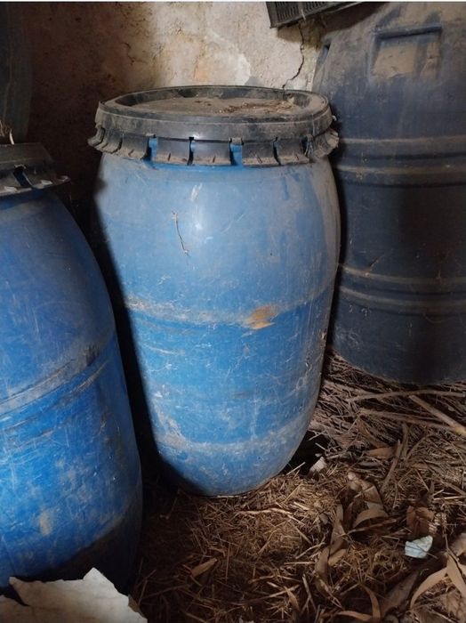 Depósito Garrafão 30l e 200l com torneira