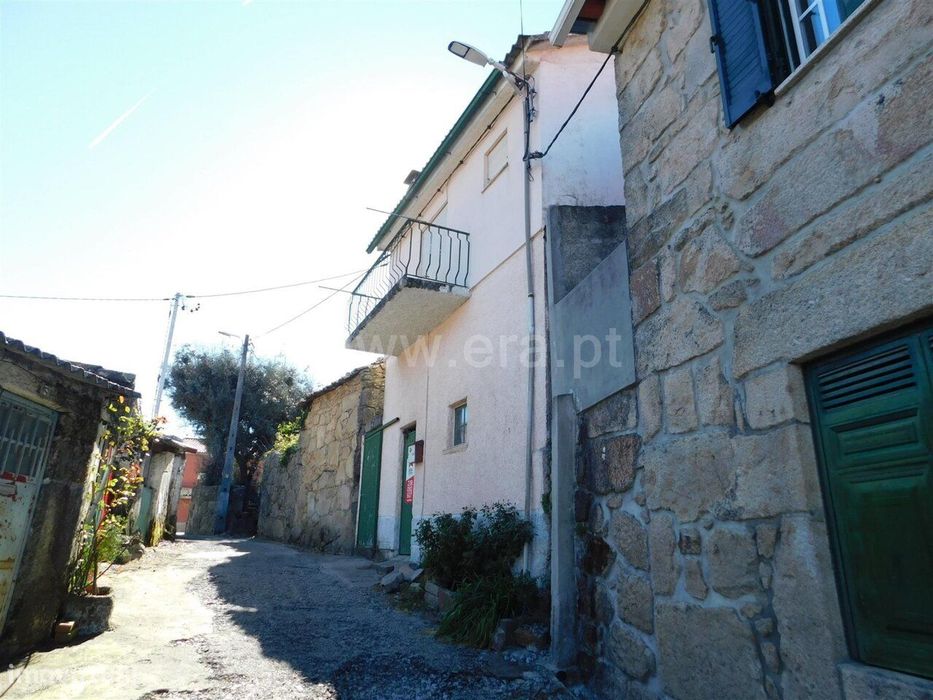Moradia Geminada T3 / Gouveia, Rio Torto e Lagarinhos