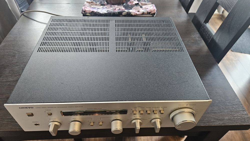Onkyo A-7070 - klasyczny wzmacniacz stereo