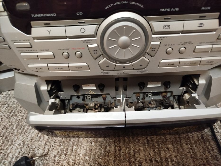 Музыкальный центр LG FFH-5500AX с  родними колонками!