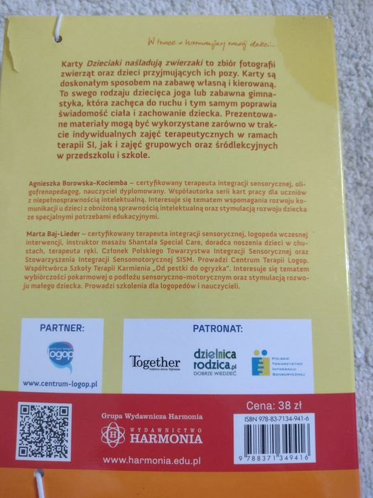 Dzieciaki naśladują zwierzaki