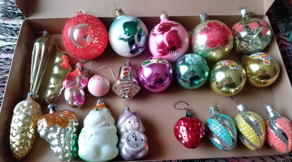 Игрушки ёлочные.