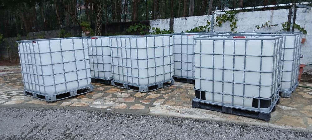 Depósito 1000L com estrutura em ferro