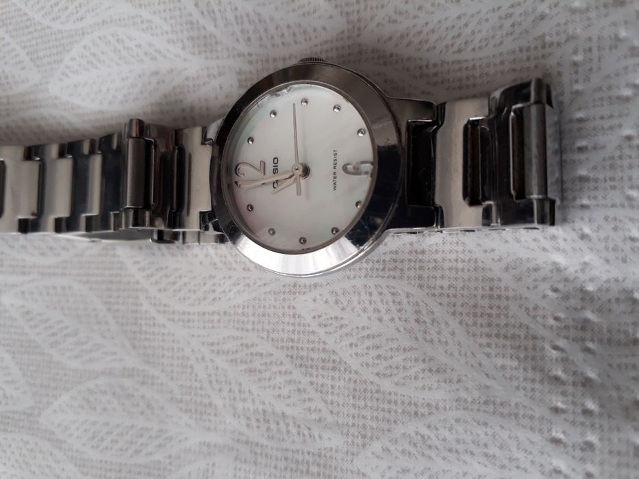 Zegarek Casio z bransoletką damski