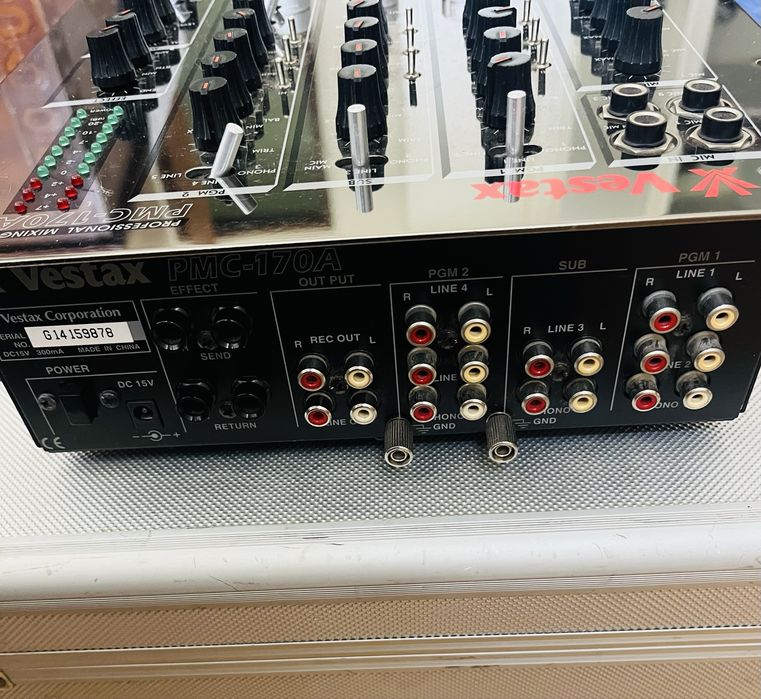 Mesa de mistura Vestax PMC -170 A Rotary