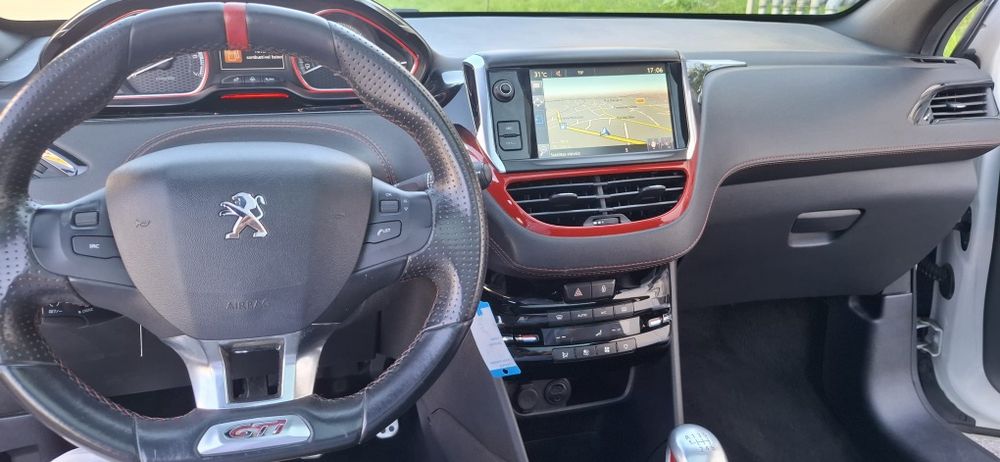 Peugeot 208 GTI 200cv 2015
