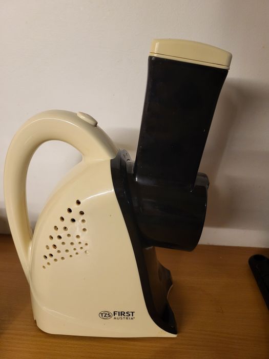 Szatkownica do warzyw 4 tarki maszynka