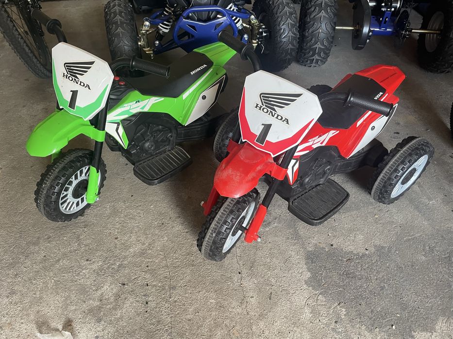 Motorek elektryczny honda trójkołowiec