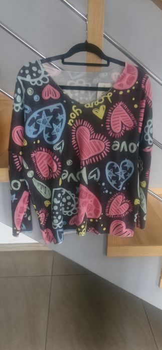 Sweterek w kolorowe serca XL