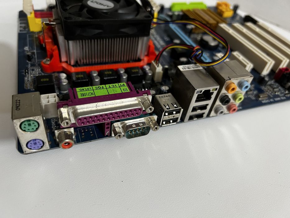 Материнська плата Gigabyte GA-M52L-S3P