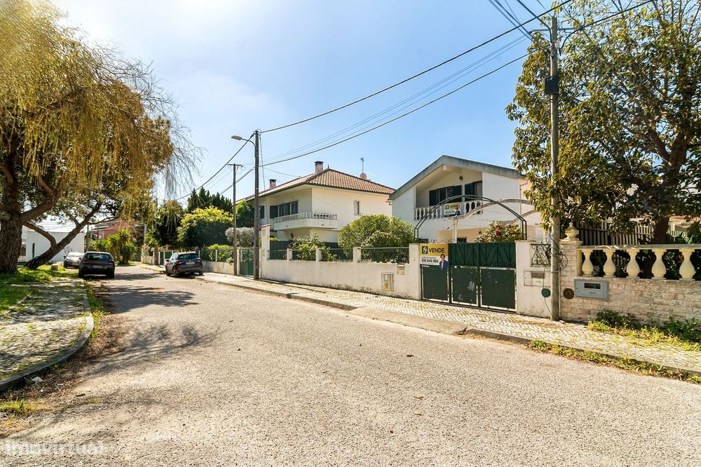 Moradia T5 Venda em Charneca de Caparica e Sobreda,Almada