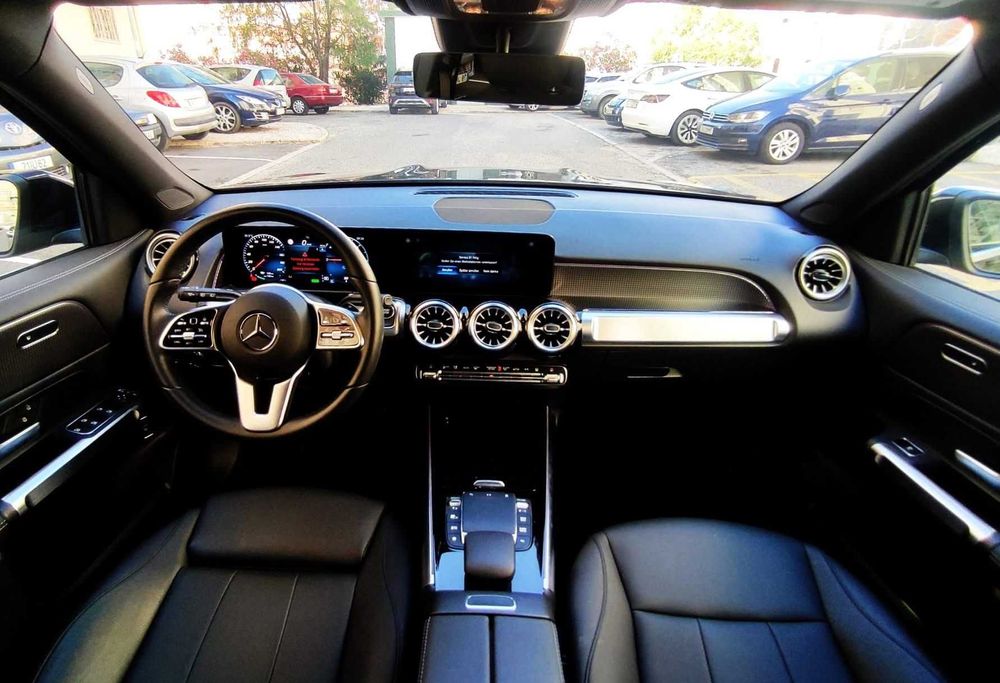 Mercedes-Benz EQB 250 – Electric Luxury SUV!