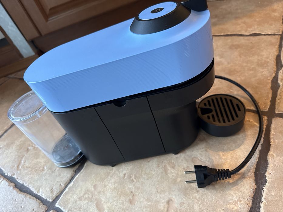 Кавоварка капсульна Nespresso Vertuo Pop