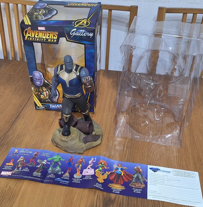 Figura Thanos - Marvel