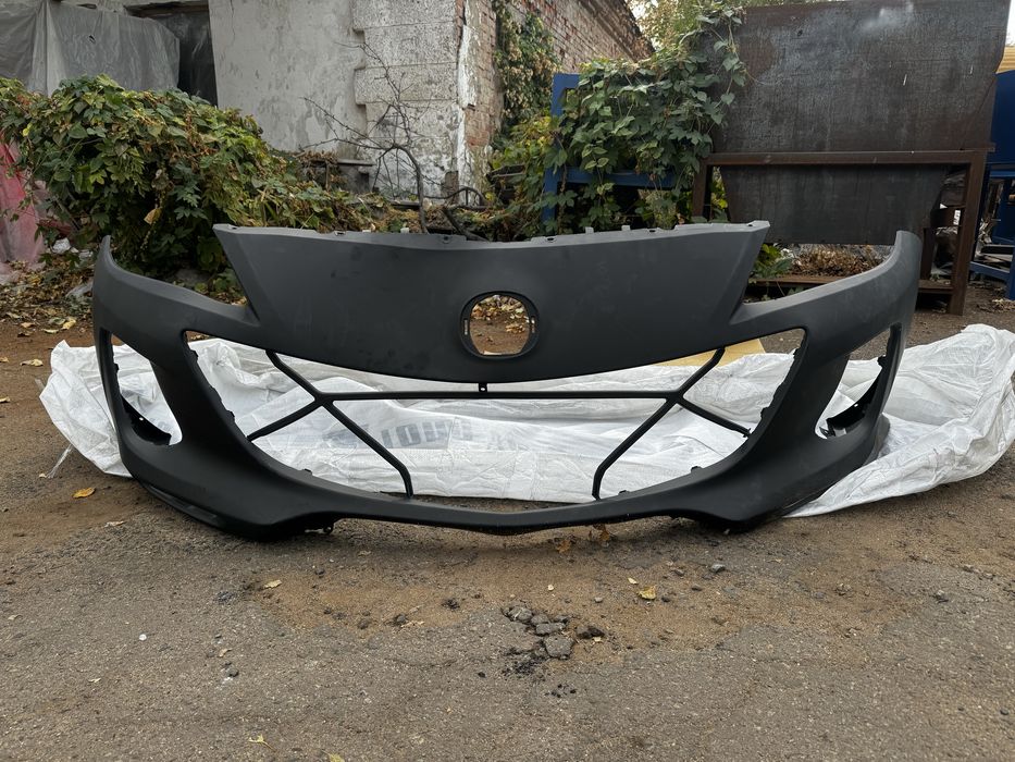 Передний бампер Mazda 3 BL