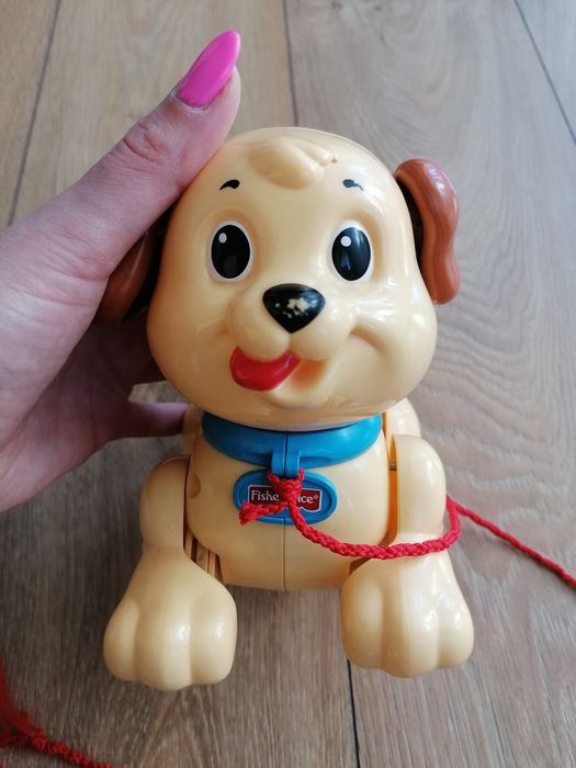 Piesek Fisher price do ciągania