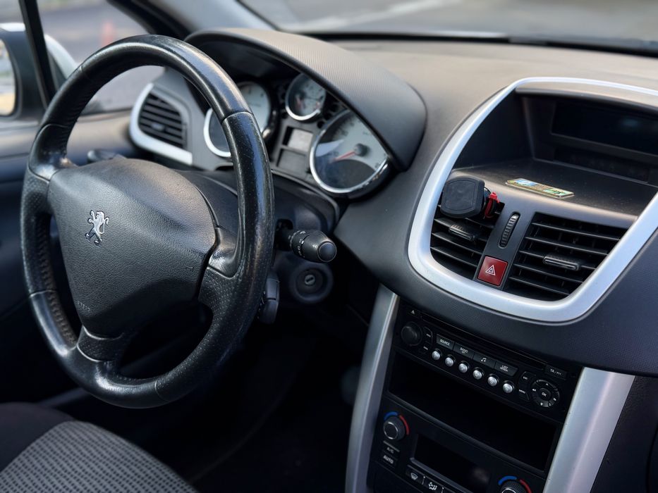 Peugeot 207 1.6 120KM niski przebieg automat LPG
