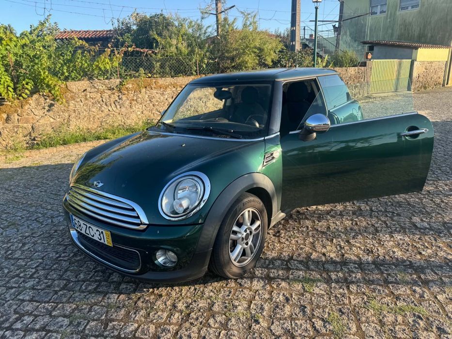 Mini British Racing Green.