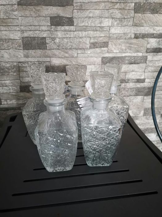 Conjunto de 5 Garrafas novas de Licorr 420 ml