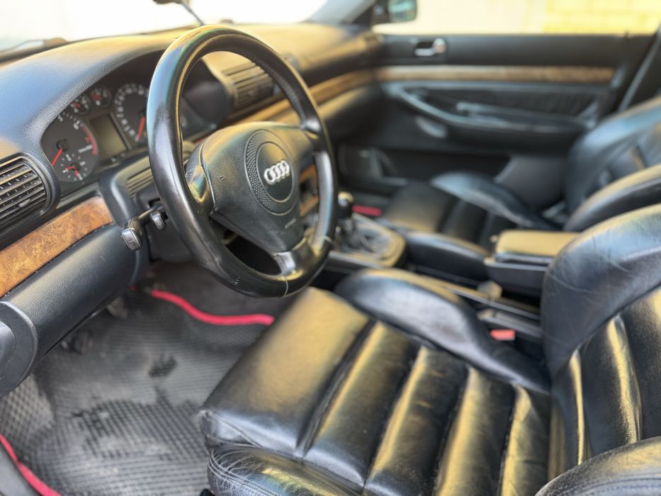 Продам Audi A4 B5 1998 года с ГБО